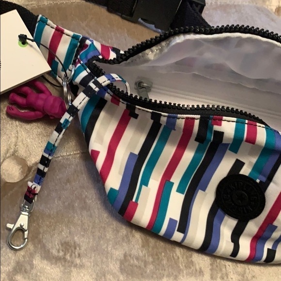 Kipling Urban Stripe Fanny Pack or chest bag, includes keychain - Picture 8 of 10